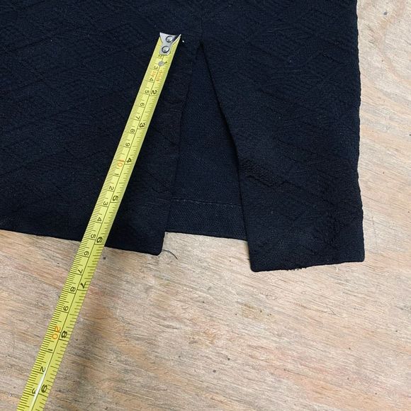 St. John Black Textured Knit Mini Skirt Stretch Size 4 - Picture 12 of 14